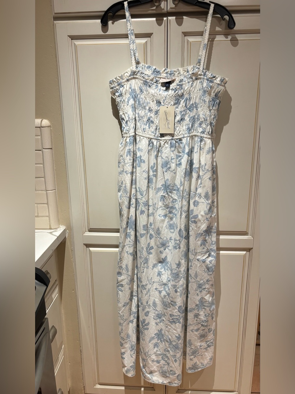 NWT Universal Thread Size XL baby blue cream smock adj strap +pockets